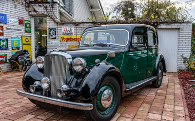 Rover P3 75 with green leather interior folding roof radio and partially restored (1948 )