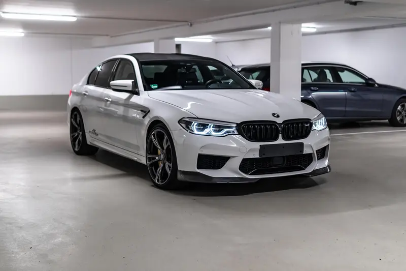 BMW M5 aus 1. Hand Lückenloses Scheckheft AC Schnitzer Upgrades Vollausstattung mit Sportextras (2018)