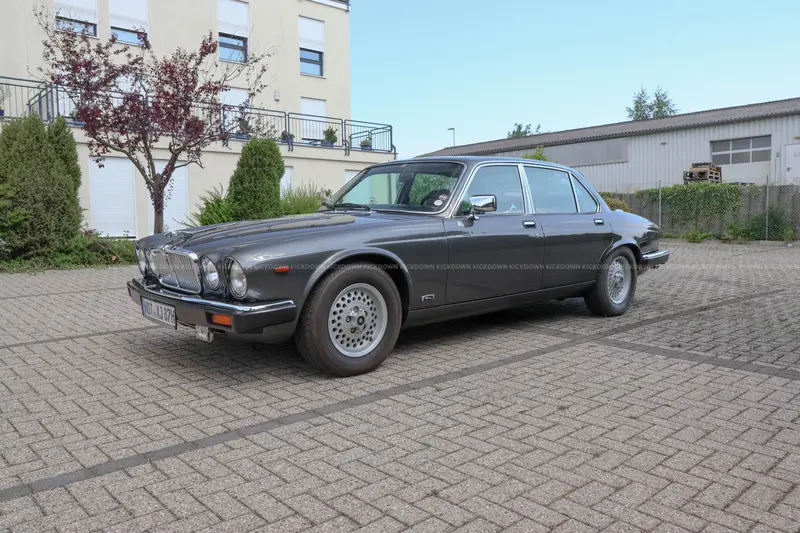 Jaguar XJ6