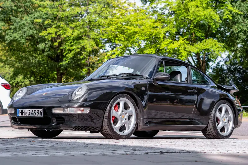 Porsche 993 Turbo Coupé with Porsche Exclusive Carbon trim KW3 chassis with certificate grade 2 (1997)