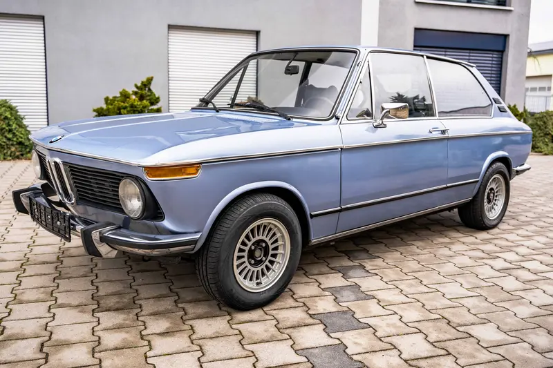 BMW 2000 Touring 1. Hand Vollleder Fjordblau 4-Gang Matching Numbers (1974)