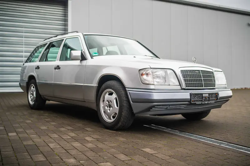 Mercedes-Benz E 220 T W124 aktuelle Hauptuntersuchung Service (1994)