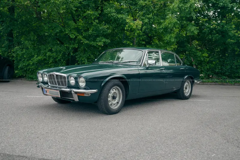 Jaguar XJ6 Series 2 Sedan (1977), always family-owned, recently restored at a cost of approximately 20,000 EUR, H-license plate
