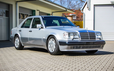 Mercedes-Benz W124 500E Brilliantsilbermetallic Klima Scheckheft (1992)