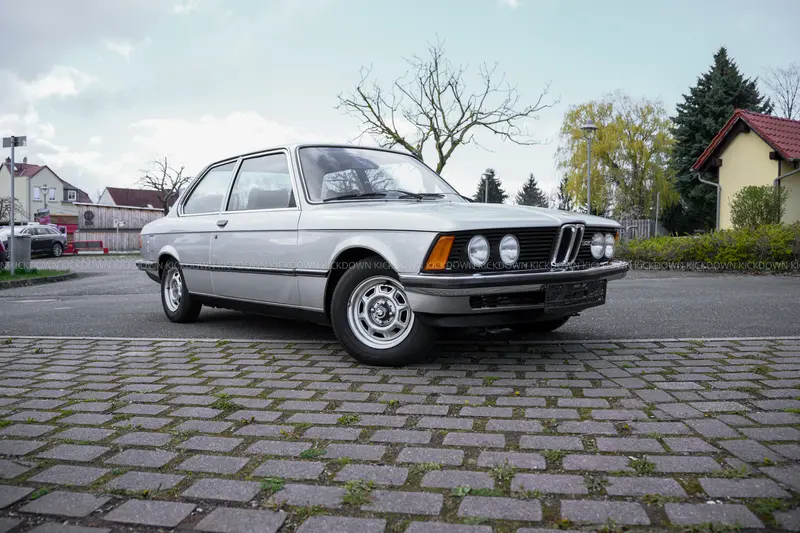 1977 BMW 320i E21 with a fresh TÜV inspection and service history, well-maintained in original condition, H&R special springs with a certificate of conformity