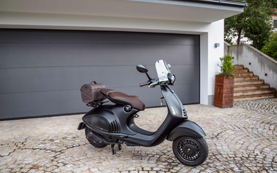 Piaggio Vespa 946 Armani from 1st hand mileage only 250 km Limited model (2014)