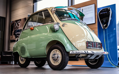 BMW Isetta 300 in green/beige with new MOT Restored appraisal grade 1- (1963)