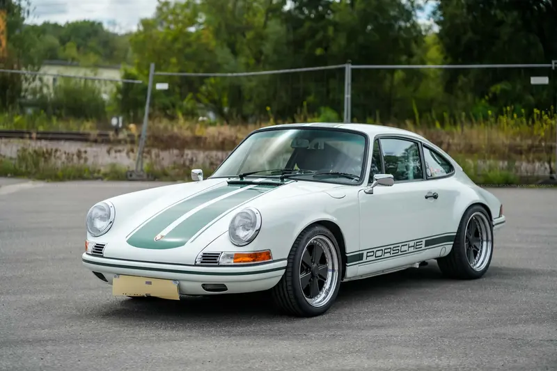 Porsche 911 SC with 288 hp (1978), RS conversion, engine and transmission overhauled, expert opinion grade 1-2, extensive modifications
