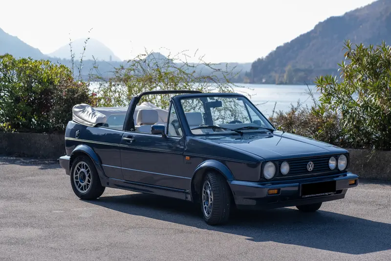 Volkswagen Golf 1 Cabriolet with H license plate Italian import (1988)