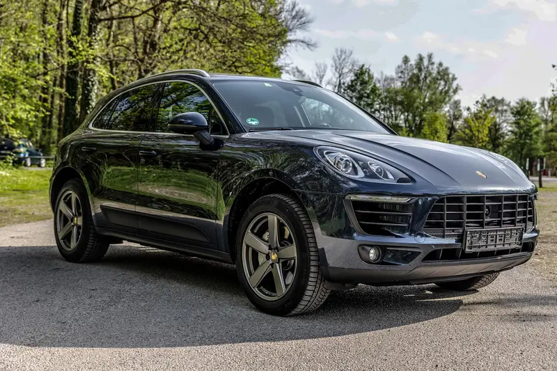 Porsche Macan S in night blue Engine Revised Checkbook Maintained Porsche Approved Warranty (2014)