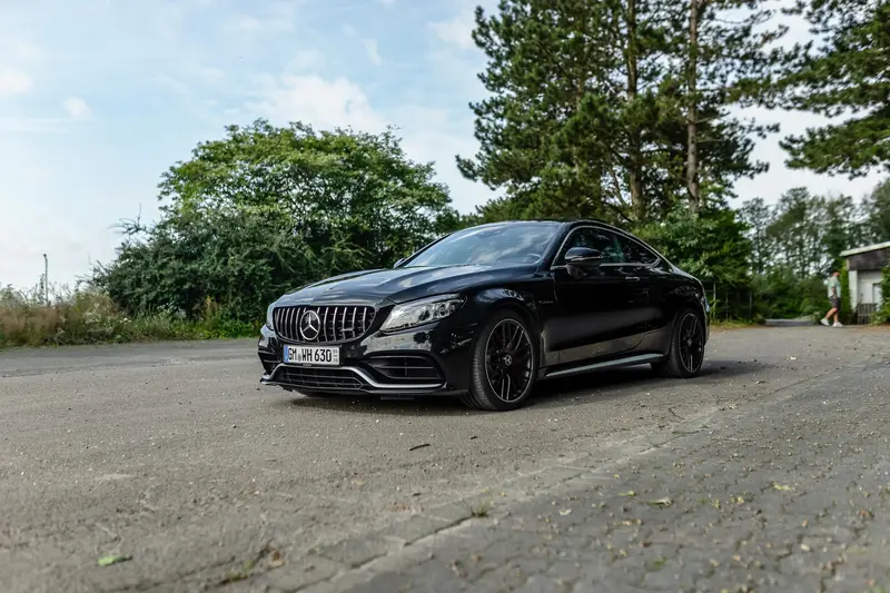 Mercedes-Benz C205 C63 S AMG Coupe Unfallfrei 28.000 km Laufleistung Lückenloses Scheckheft Umfangreiche Ausstattung Sehr Gepflegter Zustand (2021)