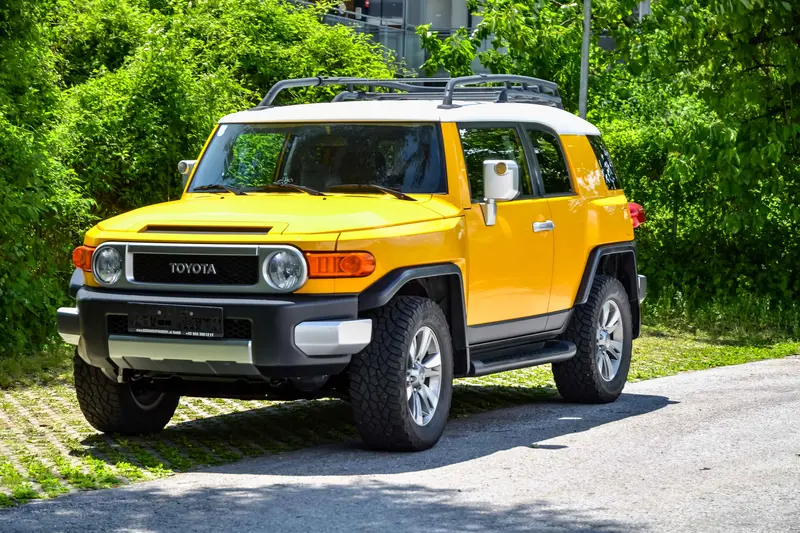 Toyota FJ-Cruiser mit Matching Numbers aus 2. Hand LPG Gasanlage V6 Motor 242 PS (2008)