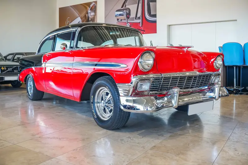 Chevrolet Bel Air V8 431PS restauriert Servo sehr guter Zustand (1956)