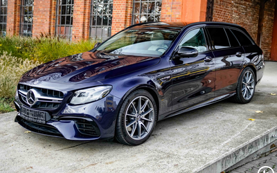 Mercedes-Benz E63 Estate with full equipment Drivers Package complete checkbook from 1st source(2017)
