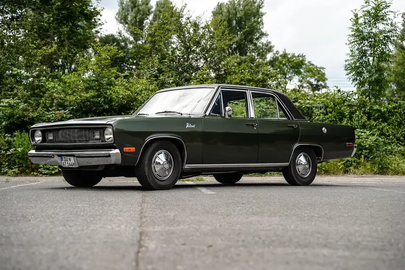 Chrysler Valiant VJ Ranger Sedan Unfallfrei TÜV H-Kennzeichen Holzarmaturen Nachlackierungsfrei (1973)