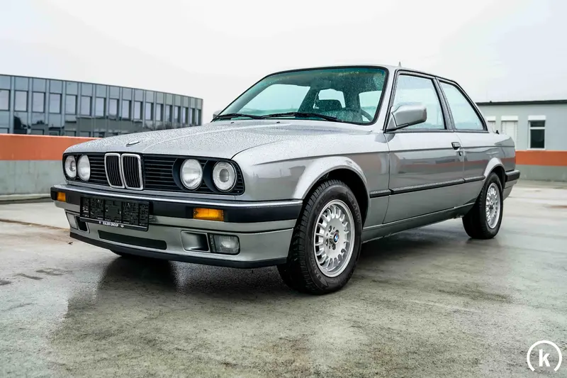 BMW E30 320i Coupé condition note 2 salmon silver metallic 5-speed extensively restored (1988)