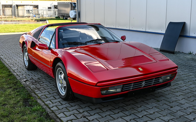 Ferrari 328 GTS Targa in red Black nappa leather interior Ferrari luggage set Extensive investments (1988)