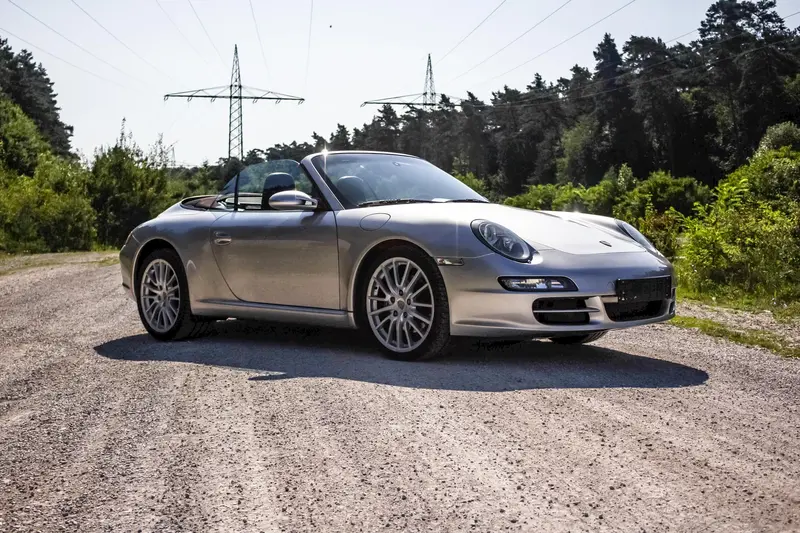 Porsche 911 997.1 Carrera Cabriolet Umfangreiche Investitionen getätigt Motor Überholung Scheckheft Gepflegt (2005)