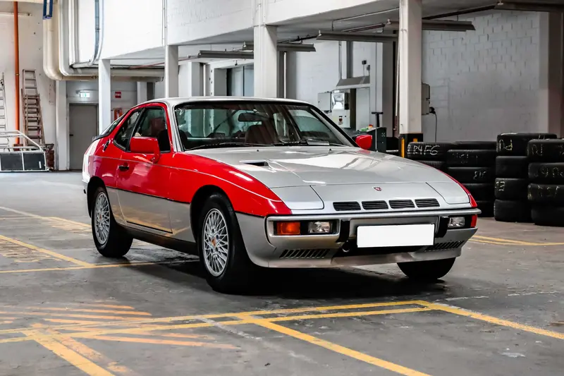 Porsche 924 Turbo mit Schottenkaro aus 2. Hand 5-Gang Schalter Teilrestauriert guter Zustand (1980)