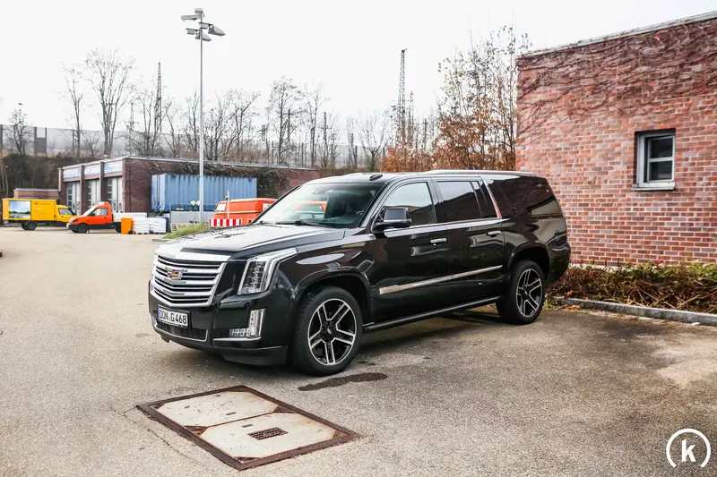 Cadillac Escalade Platinum XXL aus 1. Hand lückenloses Scheckheft Alufelgen (2015)