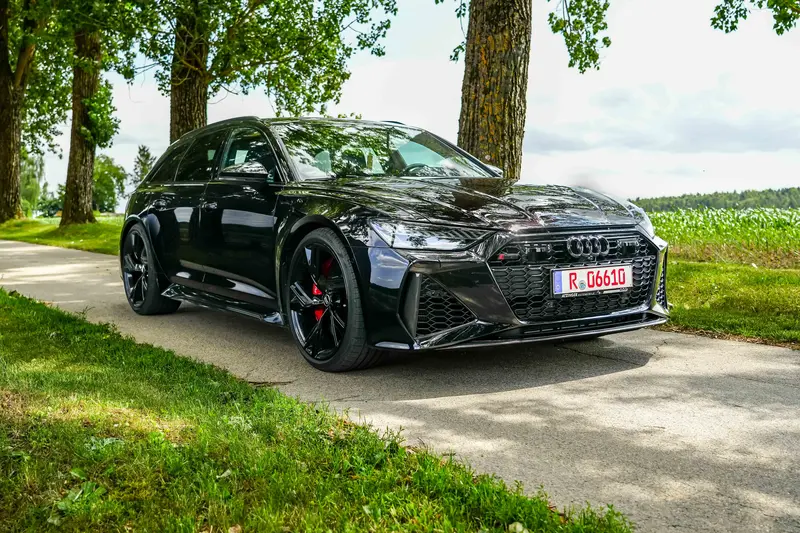 Audi RS6 lückenloses Scheckheft sehr gepflegter Zustand MwSt. ausweisbar (2021)