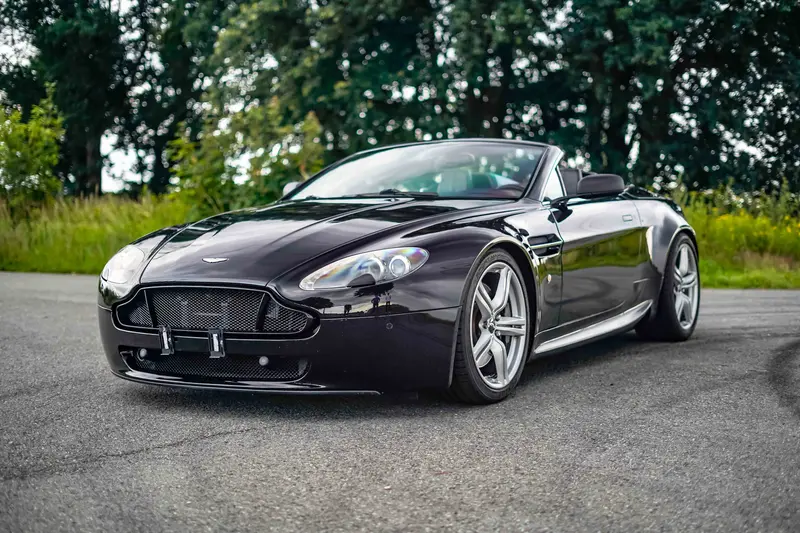 Aston Martin Vantage aus 3. Hand Matching Numbers seltenes Schaltgetriebe (2009)