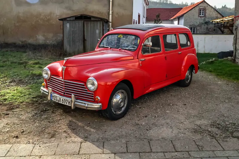 Peugeot 203 Familiale folding roof Partially restored Engine overhauled Special estate model (1955)