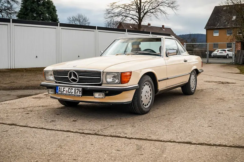 Mercedes Benz 560SL R107 Hardtop Historie Tempomat Klima Gullideckel sehr schöner Zustand (1987)