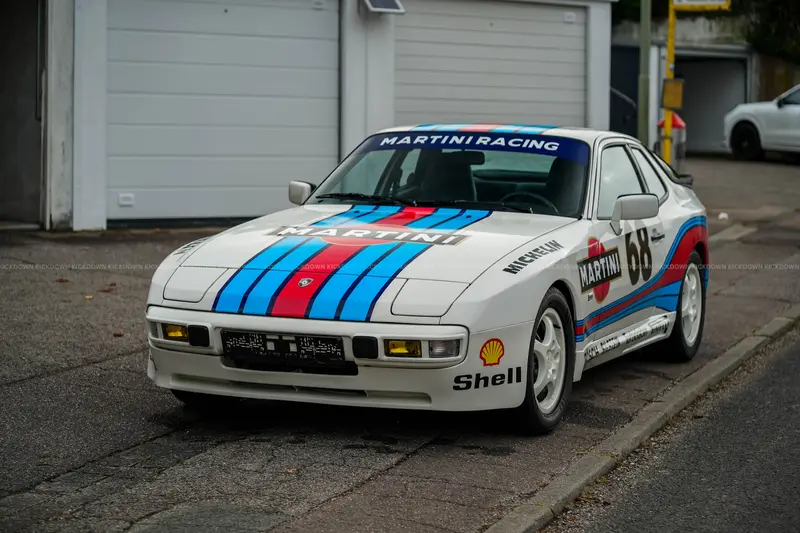Porsche 944 (1986), Martini Folierung, Innenraum neu bezogen, Zahnriemen und Bremsen neu