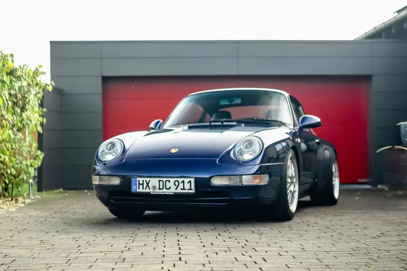 Porsche 911 993 Carrera 4 complete checkbook German first delivery Iris Blue Metallic Note 2 (1996)