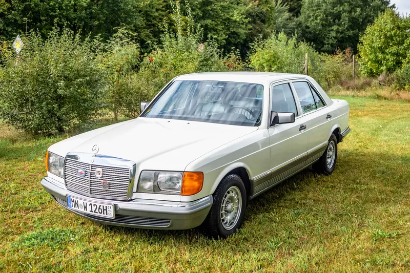 Mercedes-Benz W126 280S in absolute collector's condition 1. Car letter folder with invoices Climate and much more. (1983)