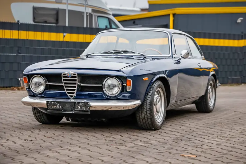 Alfa Romeo 1300 Junior Kantenhaube mit 2.0L Motor (1970)