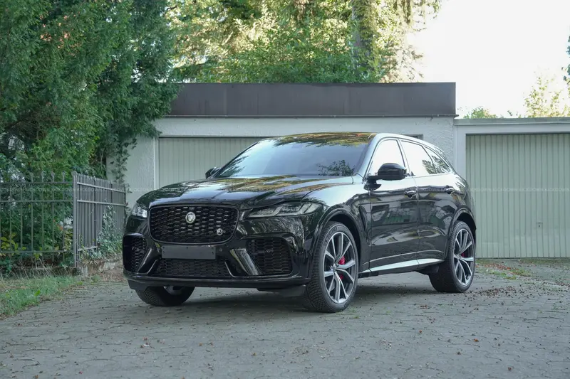 Jaguar F-Pace SVR