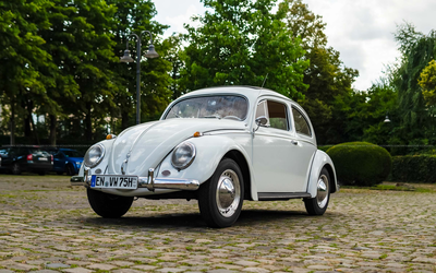 Volkswagen Beetle Ovali (1957), completely restored in 2017, value appraisal grade 1-2, H license plate