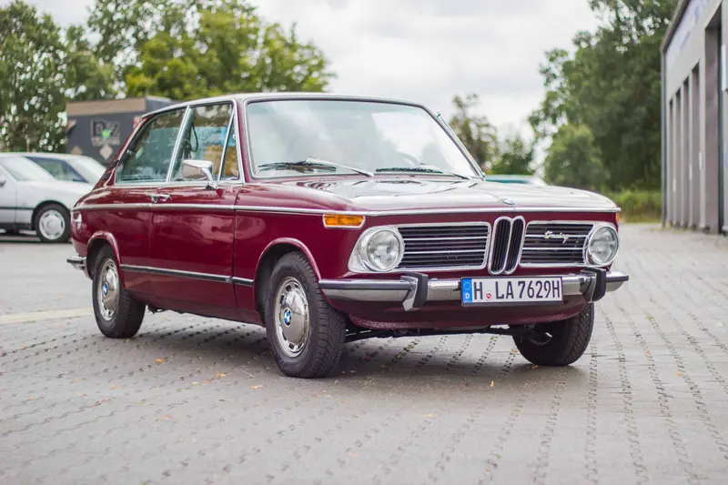BMW 2002 Touring Schiebedach TÜV&H sehr guter Zustand (1971)