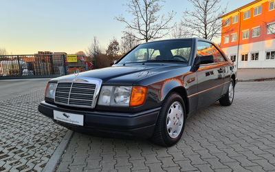 Mercedes-Benz 300 CE (1988)