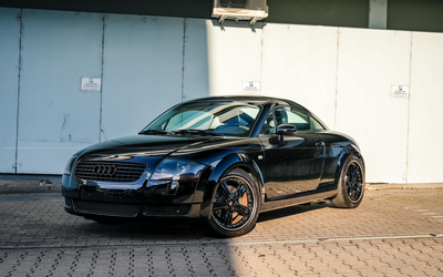 Audi TT High-quality leather interior Accident-free Overhauled 1.8T engine Extensive investments (1999)