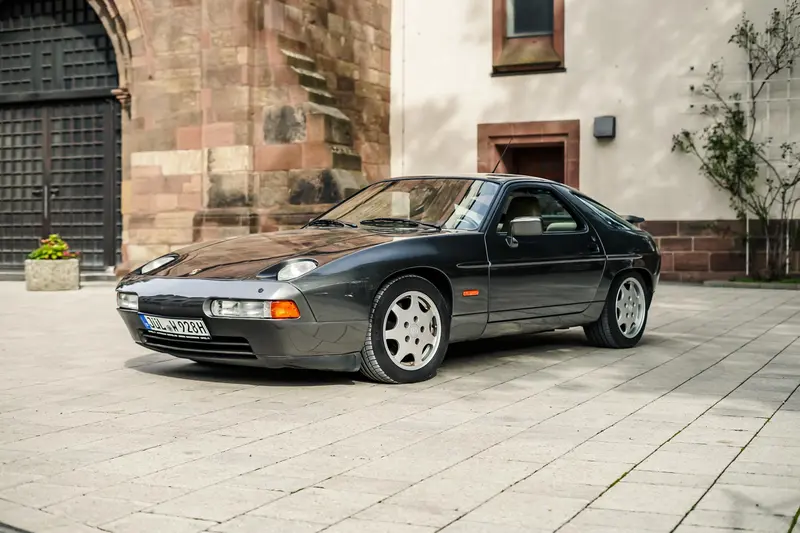 Porsche 928 GT in gray with TÜV New radio Expert opinion Note 2+ (1991)