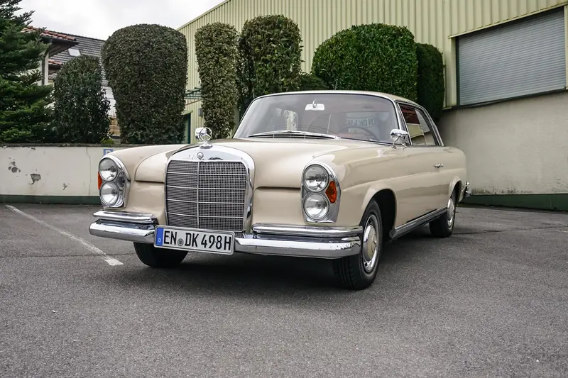 Mercedes-Benz W111 220 SEB/C 15.000 € Investitionen Teilrestauriert H-Kennzeichen TÜV Zugelassen Umfangreiche Dokumentation (1963)
