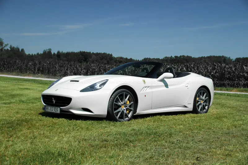 Ferrari California (2011), lückenloses Scheckheft, niedrige Laufleistung, Wertgutachten mit Note 1-2