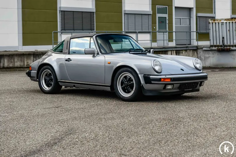 Porsche 911 Targa 3.2 partially restored in very good condition GT Silver metallic (1986)