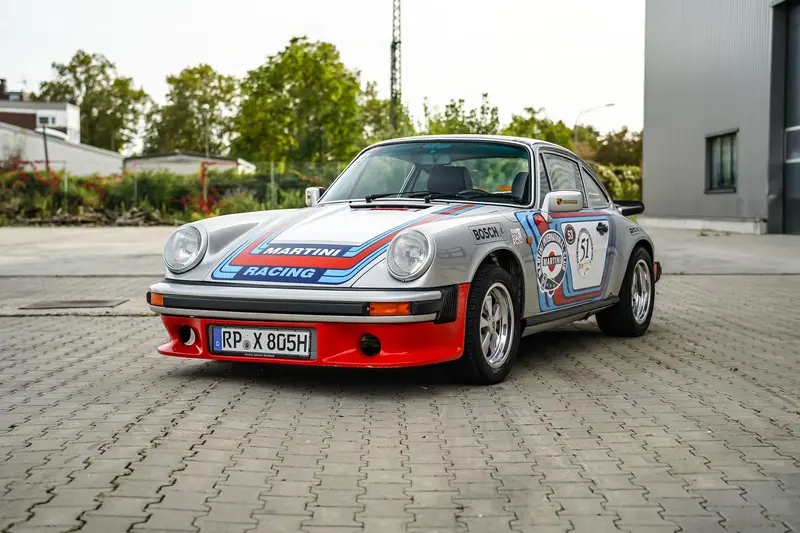 Porsche 911 2.7 G-Model Martini Racing Look restored from 2nd hand accident-free with appraisal grade 2 (1974)