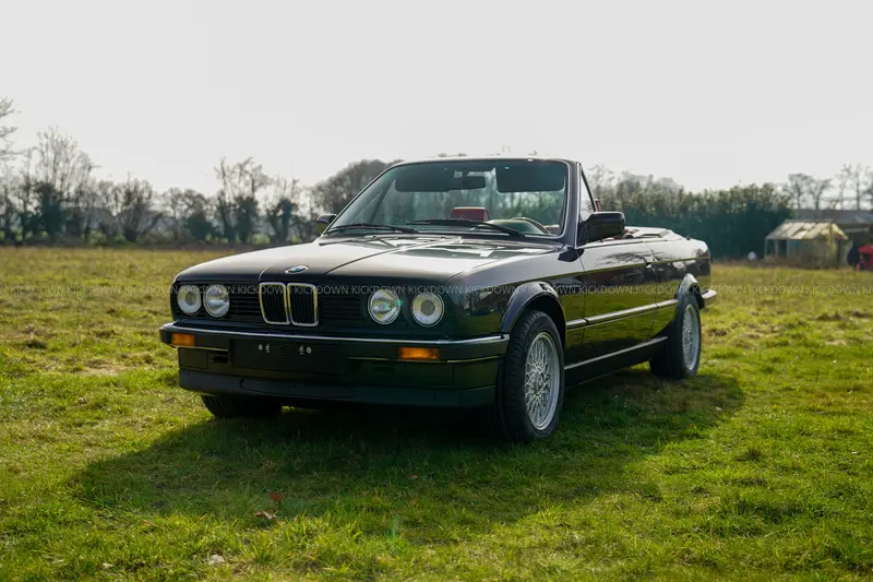 BMW 320i Cabriolet E30 (1988), Handschalter, aufwändig neu aufgebaut, Lederausstattung erneuert, Motor generalüberholt