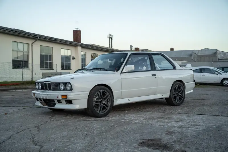 BMW M3 E30 Gr.A (1987), Seltener Neuaufbau, Gutachten Note 3, frischer Service
