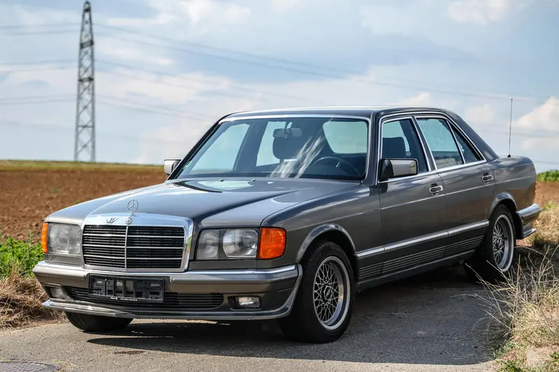 Mercedes Benz W126 280 SE aus 3. Hand Lückenloses Scheckheft (1983)