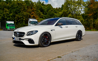 Mercedes-Benz E 63 S AMG 4 Matic T-Modell mit Brabus B700 Chip (2018), 700 PS, lückenloses Scheckheft, Mercedes-Benz Garantie