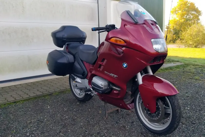 BMW R1100RT case set new tires heated handles TomTom TÜV and much more. (1997)
