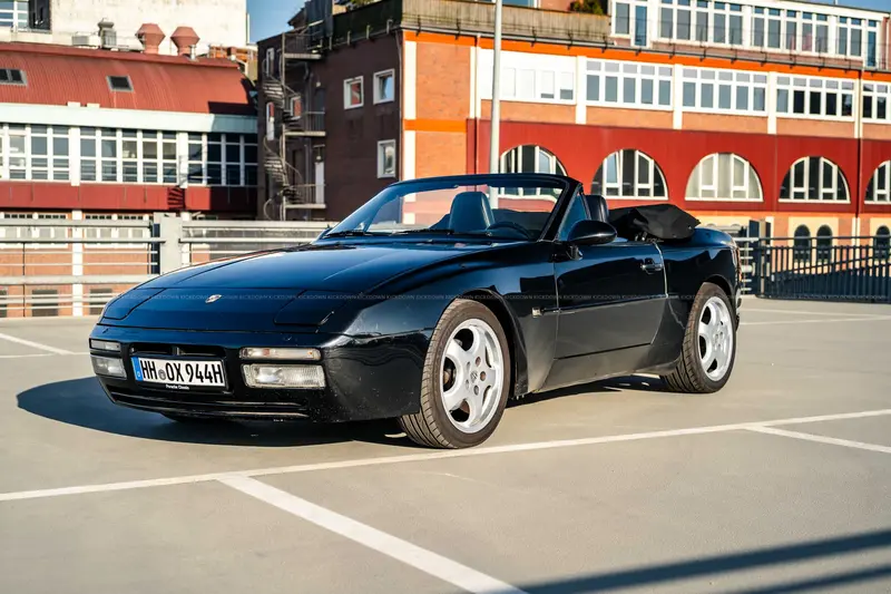 Porsche 944 S2 Cabriolet (1990) with H license plate, new MOT and complete checkbook