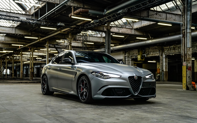 Alfa Romeo Giulia Quadrifoglio NRING no. 30/108 special model, 25 km mileage, accident-free, special paintwork, welcome kit (2019)