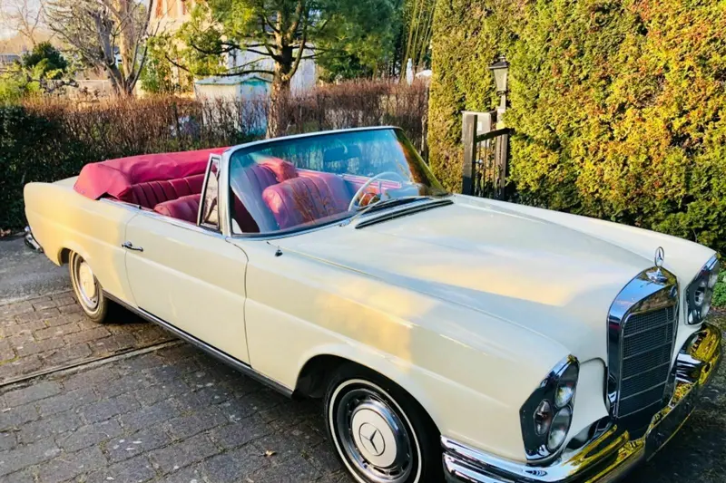 Mercedes-Benz 220 SEB W111 Cabrio (1964)